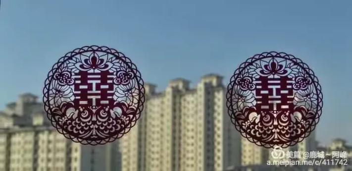 张灯结彩结良缘,夫妻对拜百年好.愿新人携手迈向幸福地 ,同心步入温柔